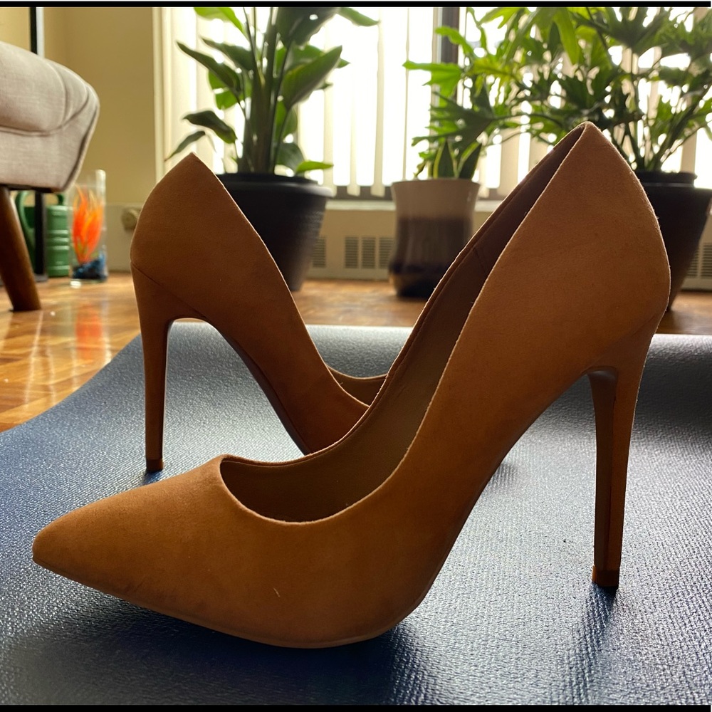 Heels - Picture 2 of 2